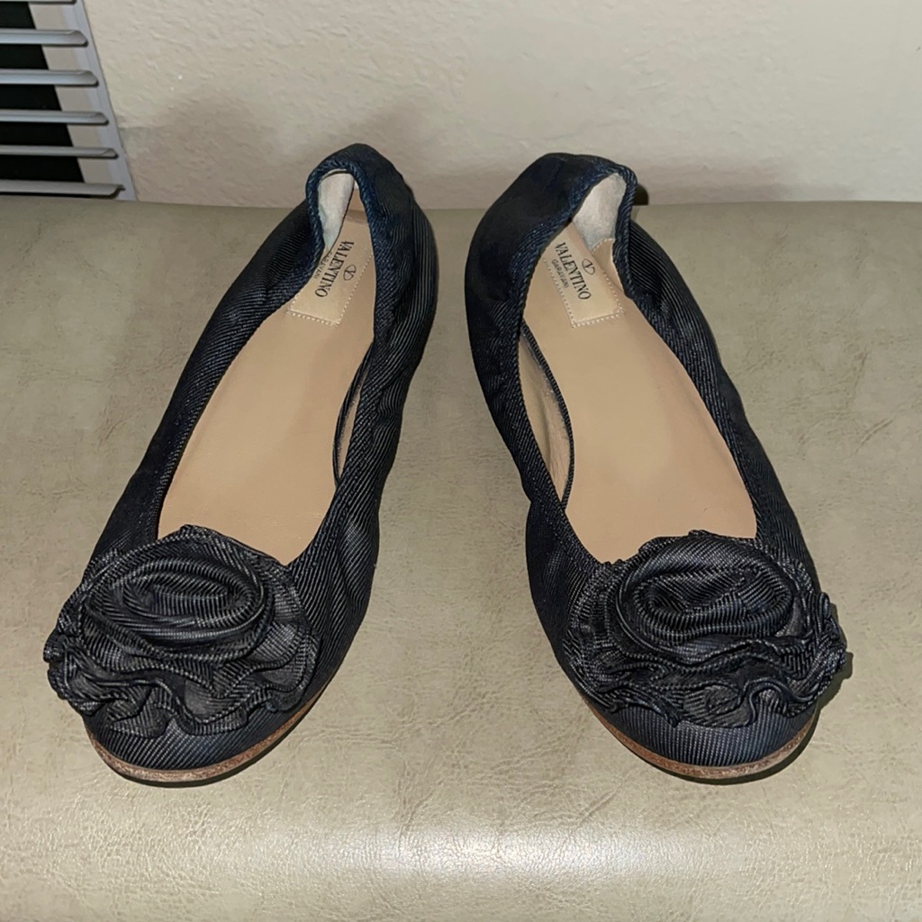 Valentino Garavani Atelier Rose Flat Shoes Size 38.5